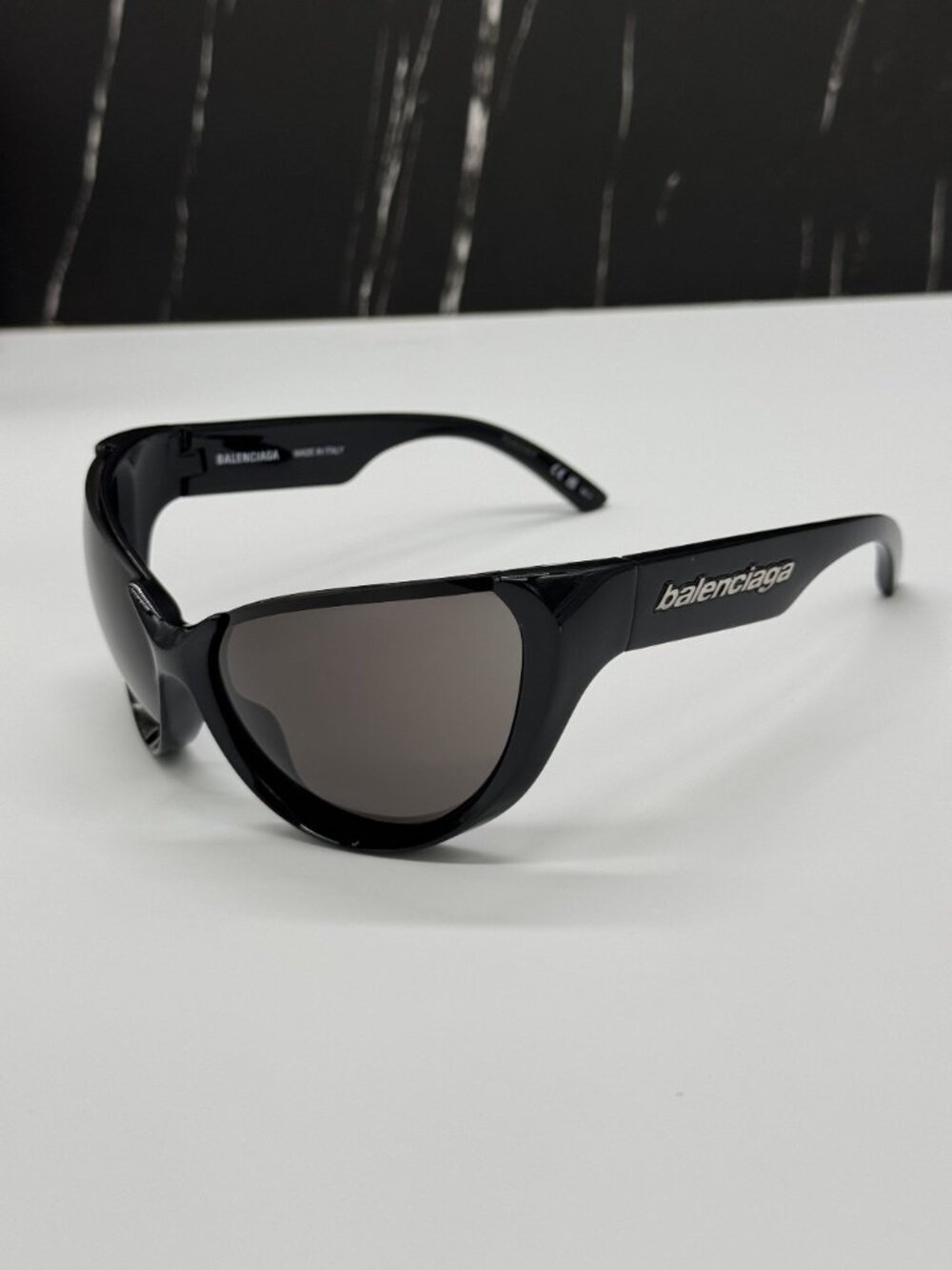 NEW BALENCIAGA BB0201S 001 BLACK OVERSIZED WOMEN SUNGLASSES BALENCIAGA EYEWEAR - Picture 8 of 11